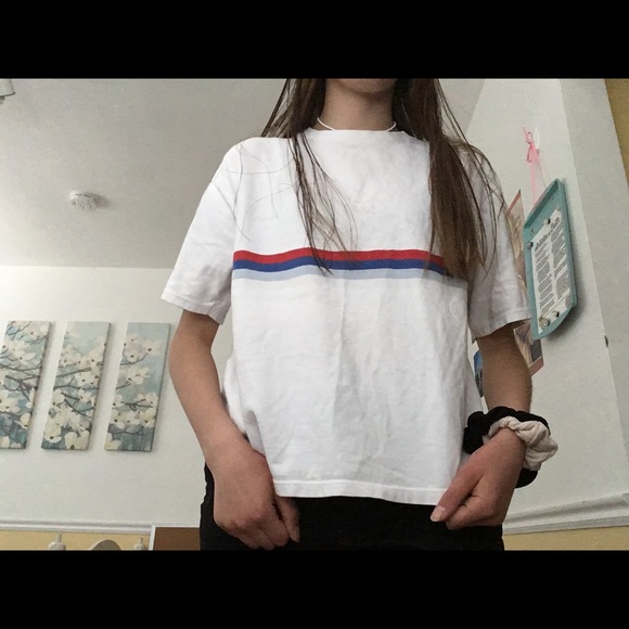 not available Brandy Melville short sleeve tee - Picture 2 of 2